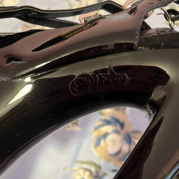 PLEASER
Xtreme-873 - Picture 9 of 13